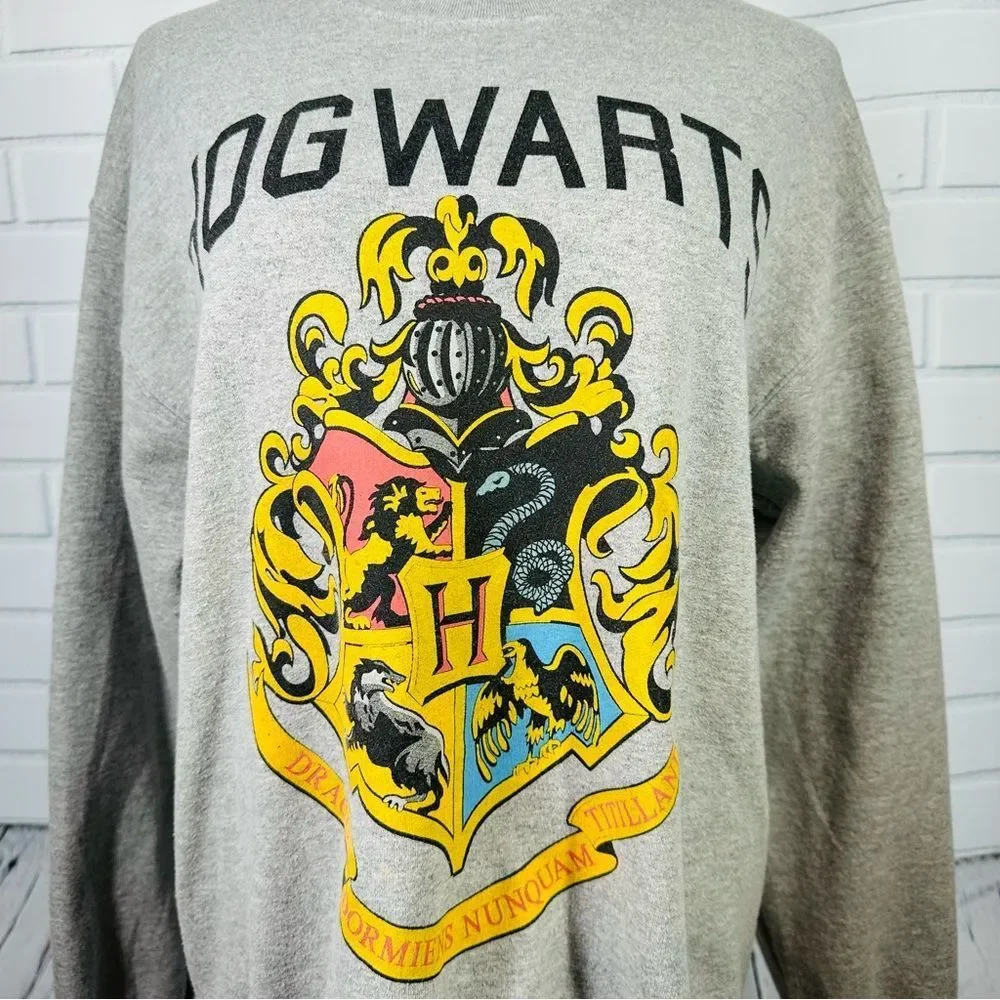 Harry Potter Heather Gray Hogwarts Crest Sweatshirt - Size Medium - Picture 4 of 11